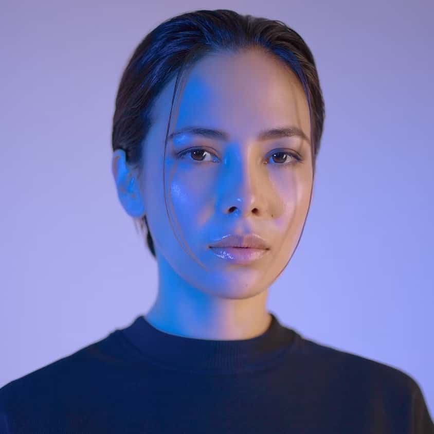 Woman chatting avatar for Modr8.Ai